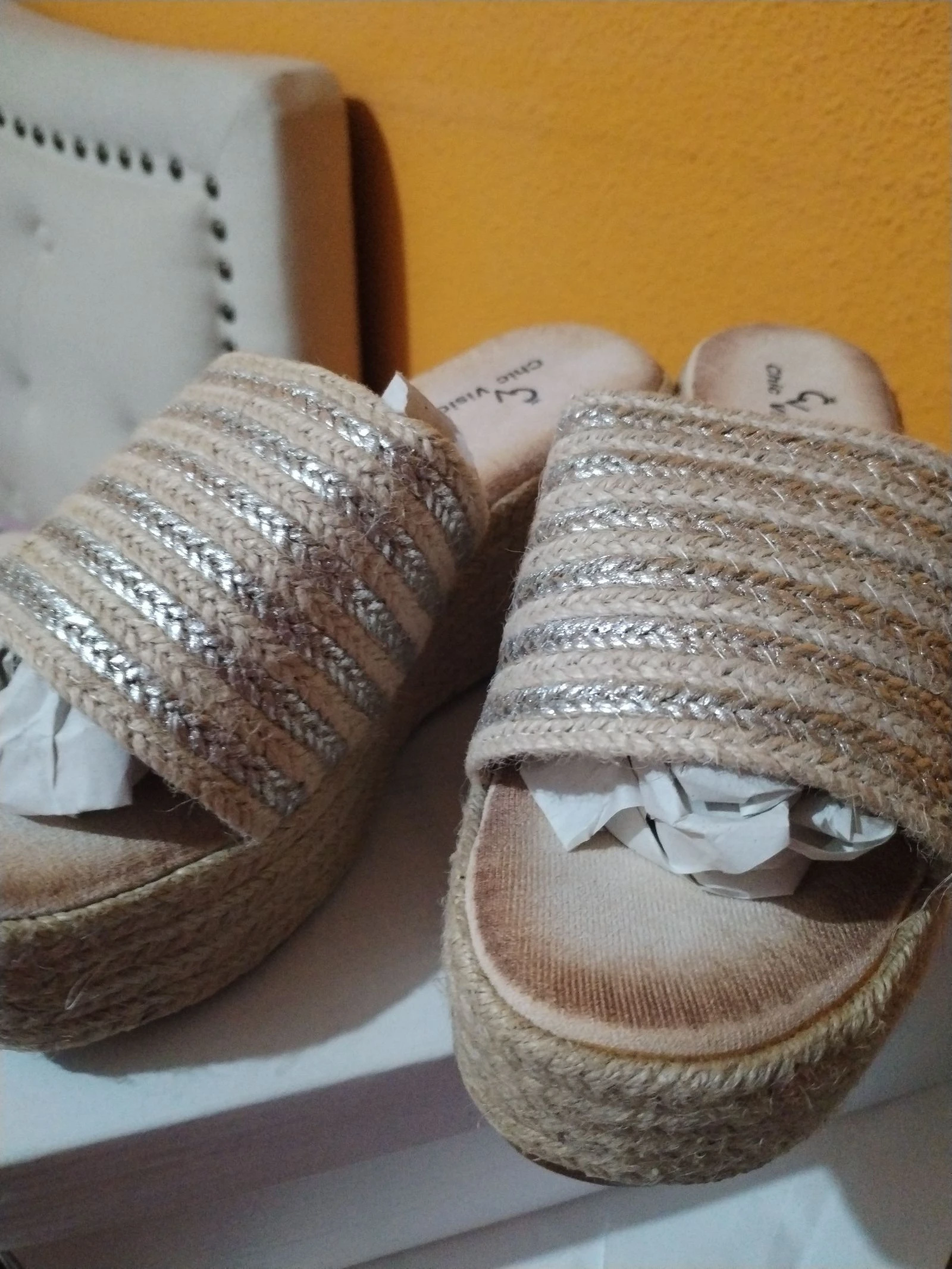 Zuecos de cáñamo con plantilla cómoda y el diseño precioso